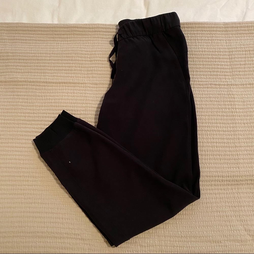 LULULEMON ON THE FLY JOGGERS
